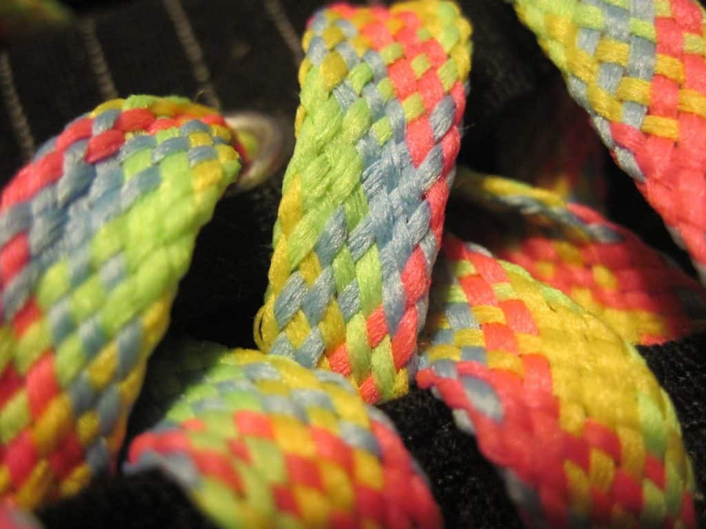 How To Clean White Shoelaces | A Fool-proof Method to Clean Your Dirty White Laces to Perfection! 4 What About Colored Laces