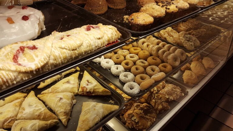 How can you tell Red Wing seconds?