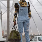 How much does a Carhartt Detroit Jacket weigh? 5 How much does a Carhartt Detroit Jacket weigh?