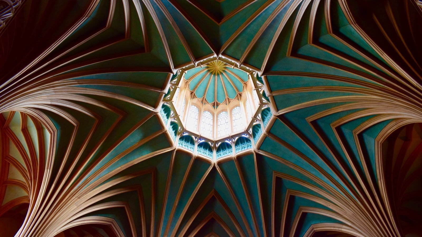 Are Ariat M5 jeans FR?