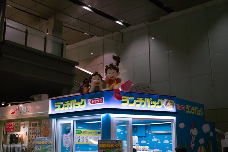 What kind of socks do you wear with Ariat booties?